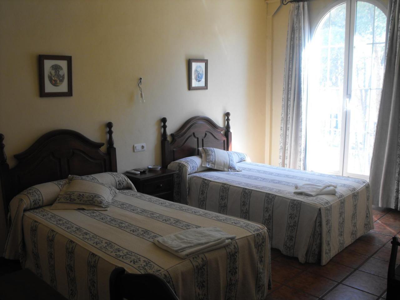 מלון Luque Hostal Nicol'S מראה חיצוני תמונה