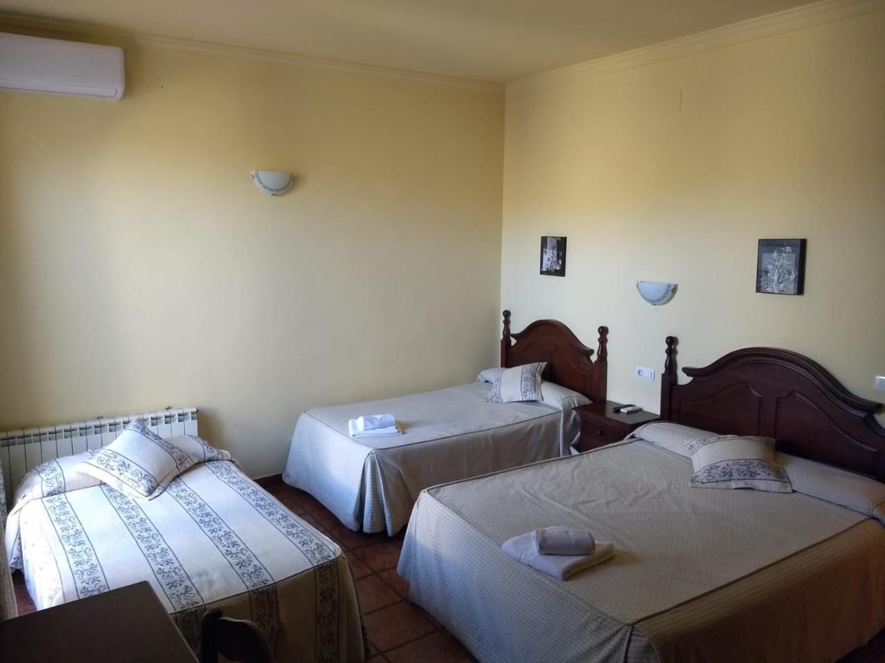 מלון Luque Hostal Nicol'S מראה חיצוני תמונה